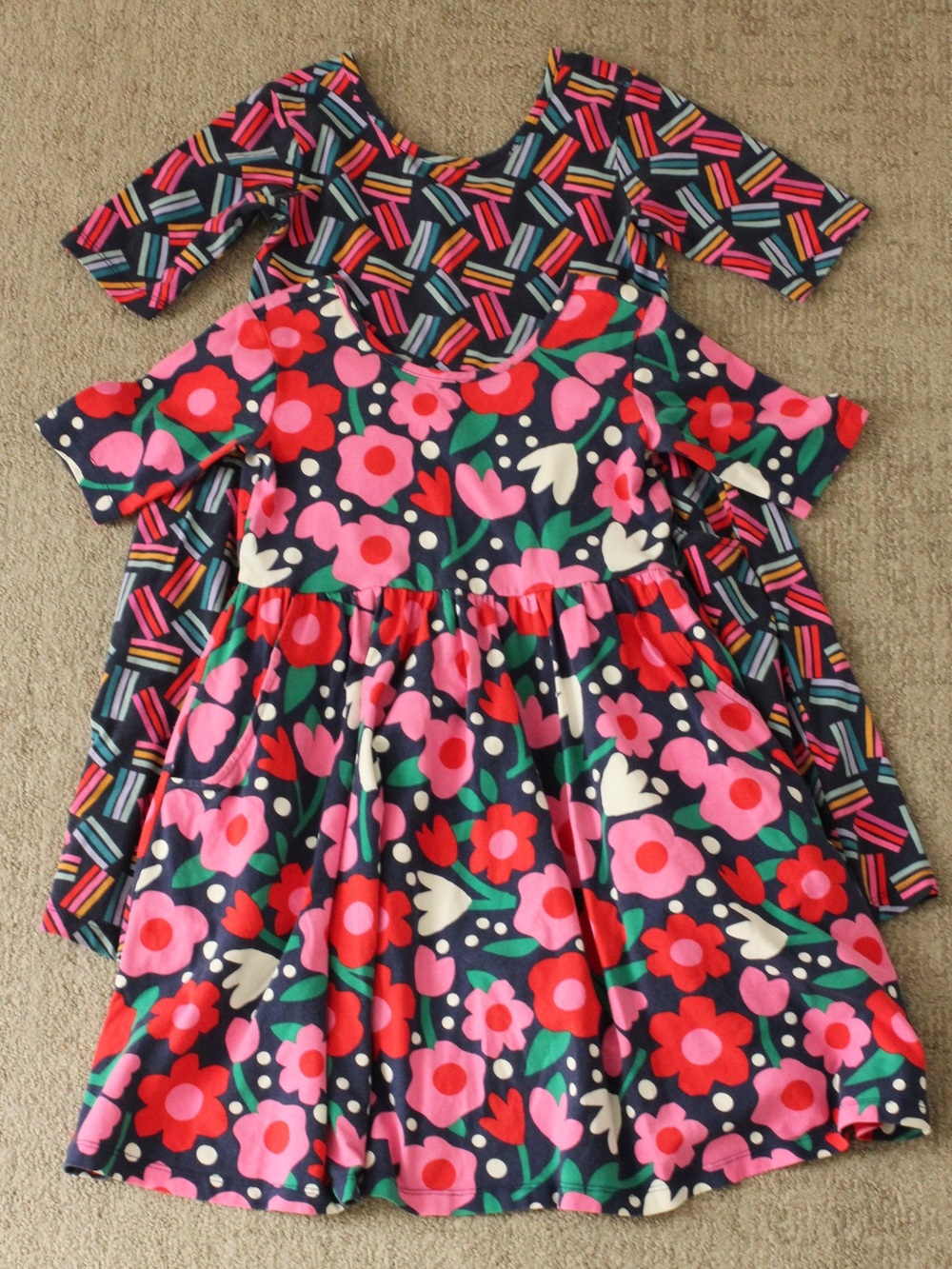 Hanna Andersson Short Sleeve Print Skater Dress Bundle, size 8
